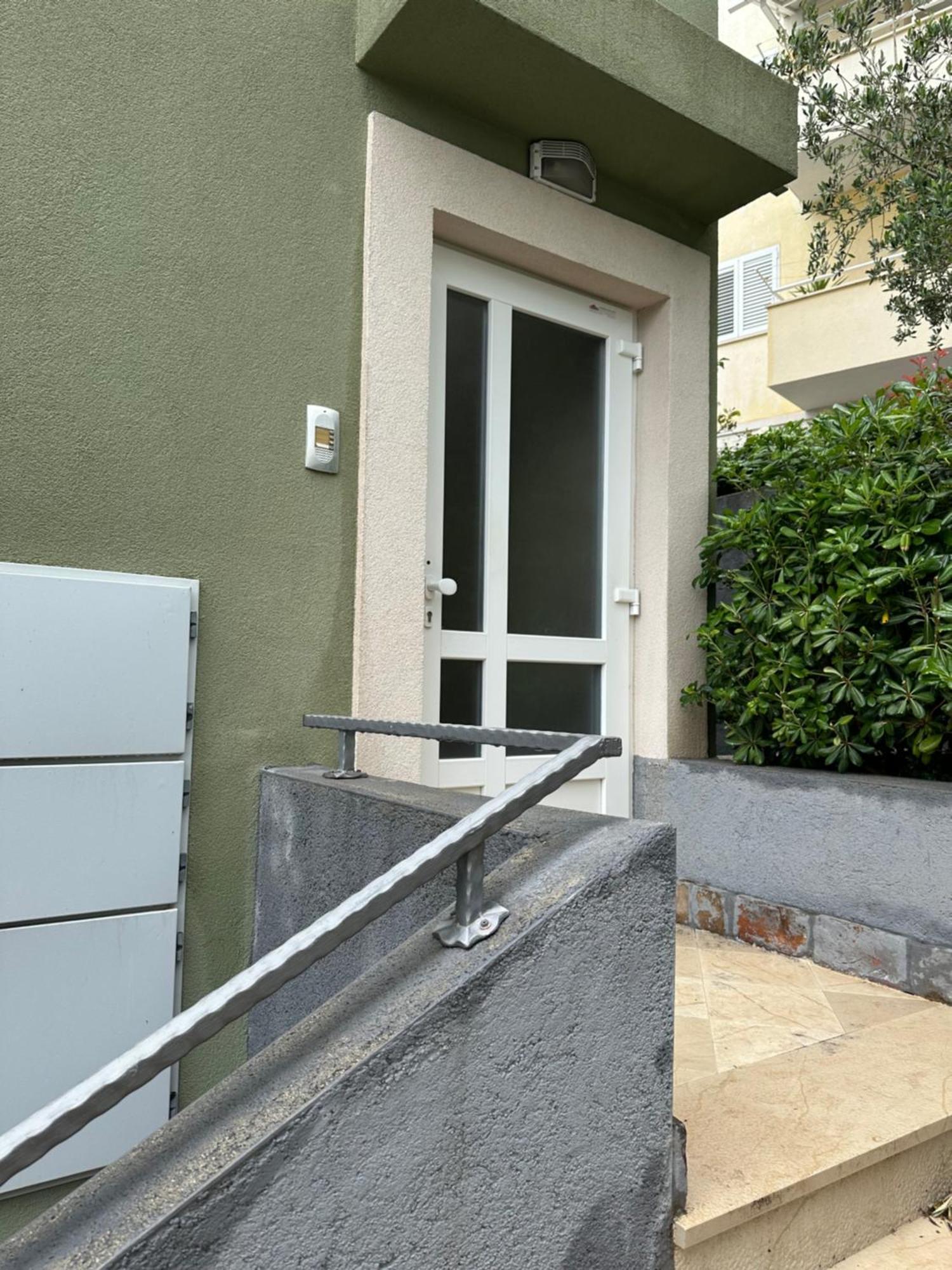 Apartments Dalmacija Tučepi エクステリア 写真